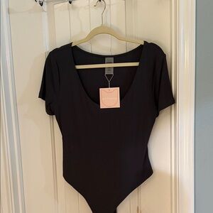 Kittenish dark gray Scoop Neck Bodysuit